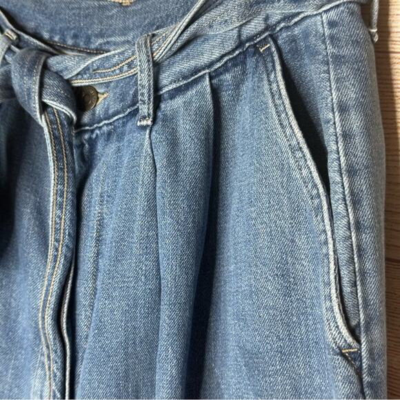 Vintage Levi’s Gaucho Belted Wide Leg Capri Jeans - MEDIUM WASH - Picture 3 of 13